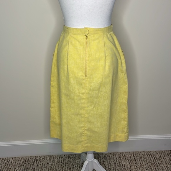 Vintage Yellow Linen Like Skirt. Size 6 - Picture 4 of 9